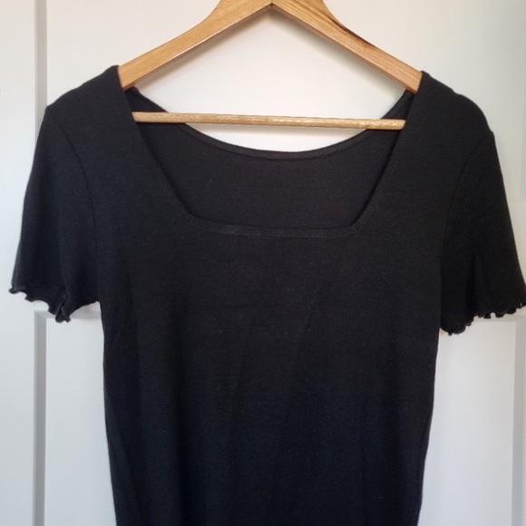 VETTA | Black Convertible Ribbed Tee - Picture 3 of 9